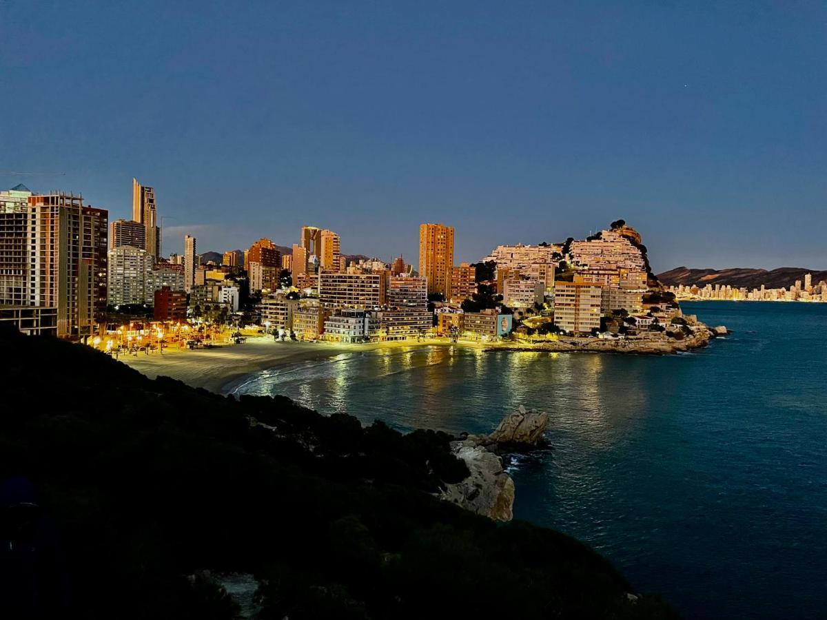 Traveler'S Beach Apartment With Sea View, Free Coffee & Parking Benidorm Esterno foto