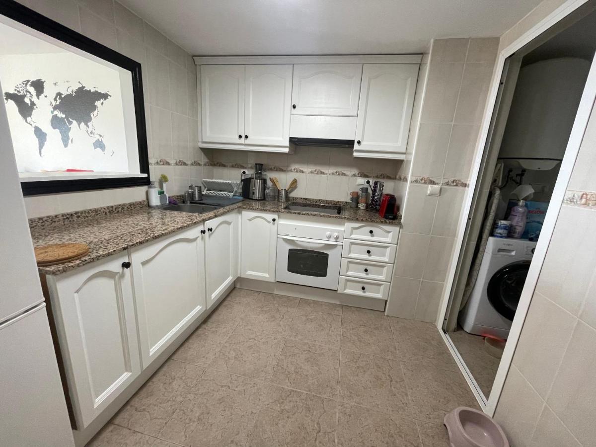 Traveler'S Beach Apartment With Sea View, Free Coffee & Parking Benidorm Esterno foto