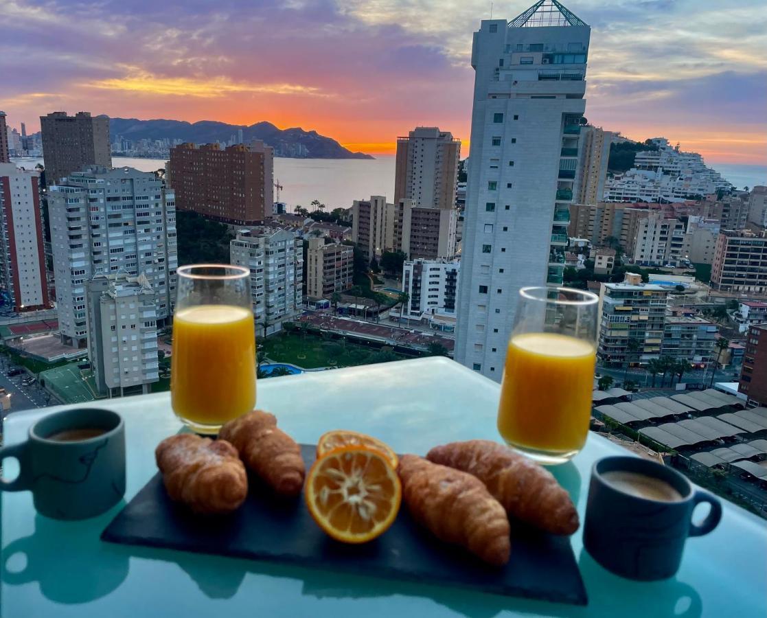 Traveler'S Beach Apartment With Sea View, Free Coffee & Parking Benidorm Esterno foto