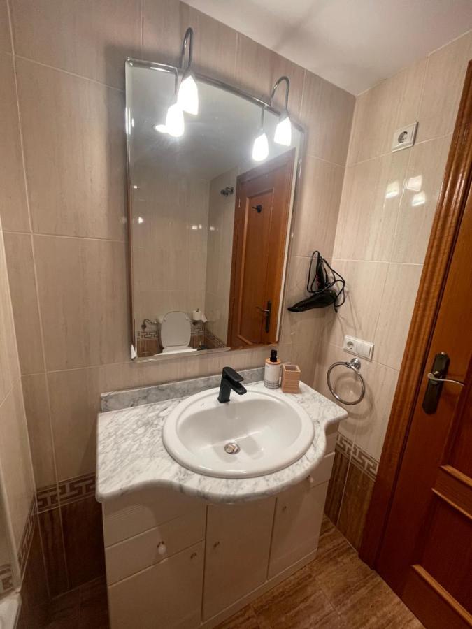 Traveler'S Beach Apartment With Sea View, Free Coffee & Parking Benidorm Esterno foto